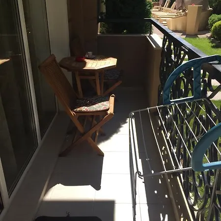 Dawn Park Deluxe Apartment *